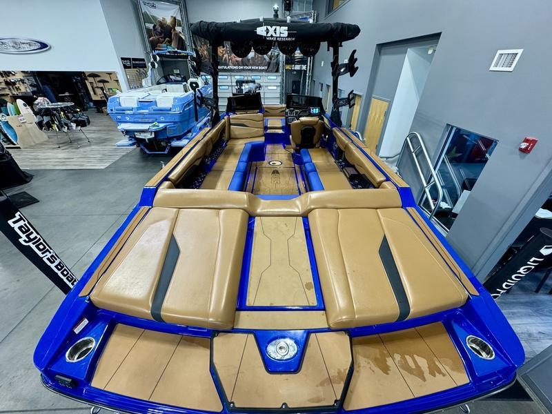 2022 Axis T250