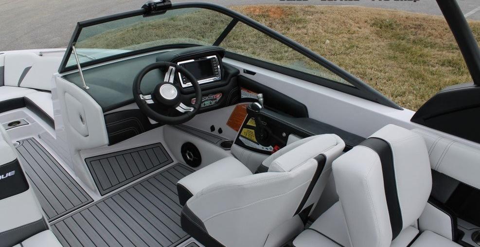2015 Nautique Super Air 210