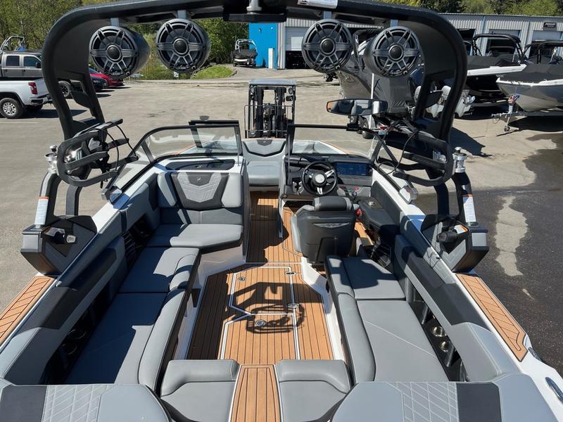 2021 Nautique G23