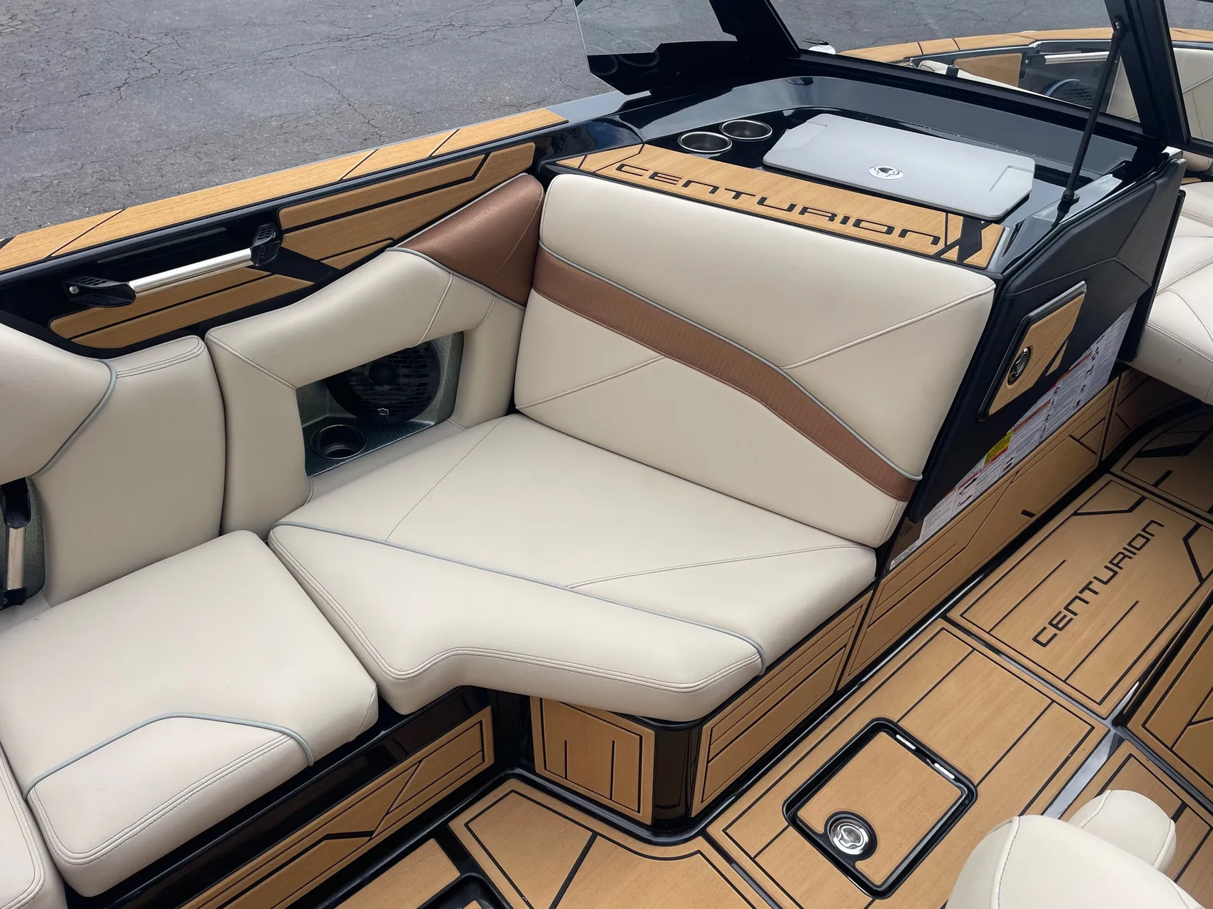 2025 Centurion Nv233