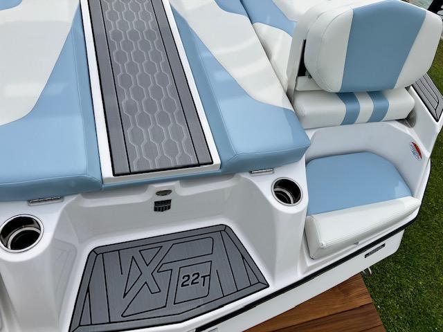 2024 MasterCraft XT22T