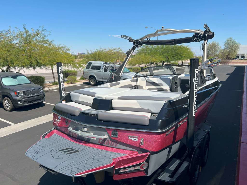 2021 Malibu 22 LSV