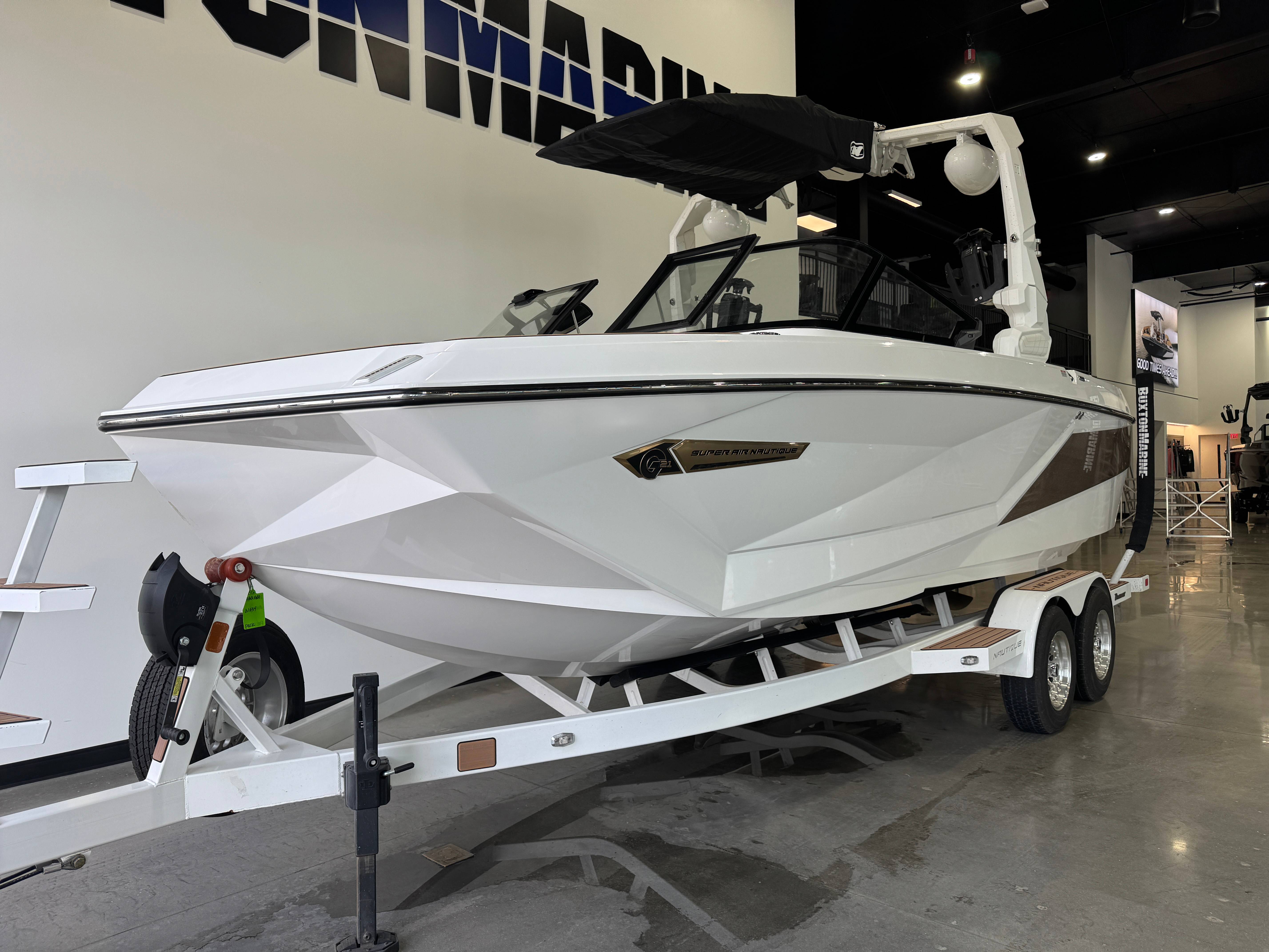 boat.Title