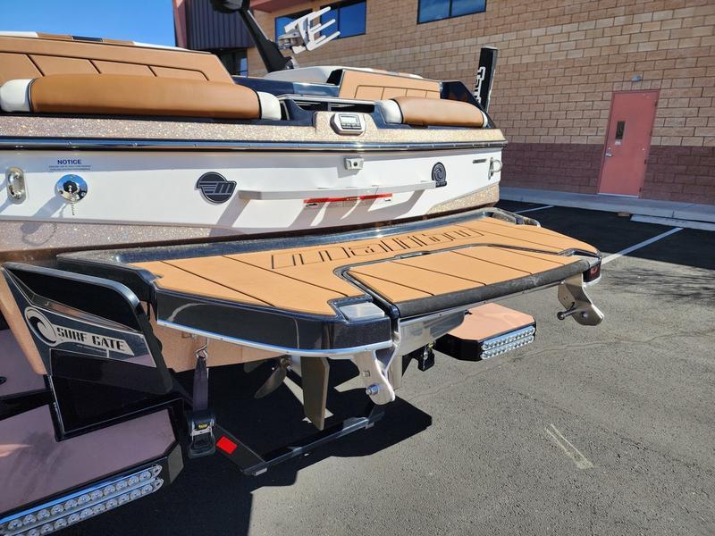 2022 Malibu 23 LSV
