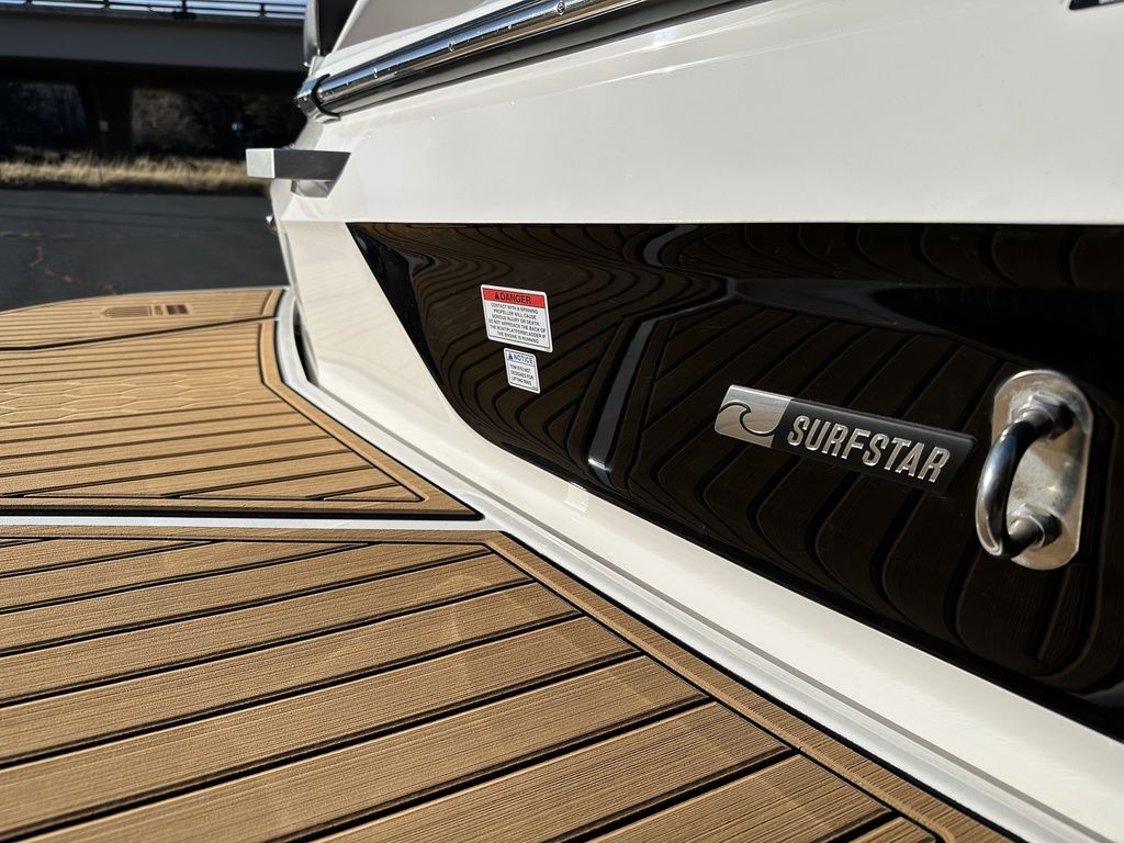 2024 MasterCraft XT23