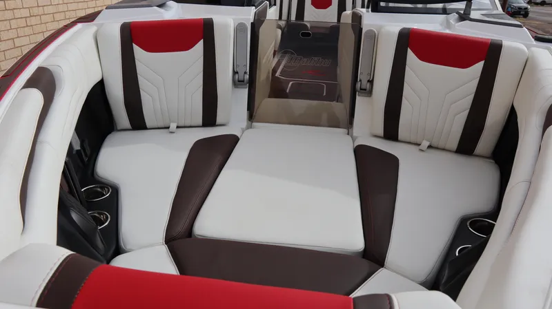2025 MALIBU WAKESETTER 25 LSV