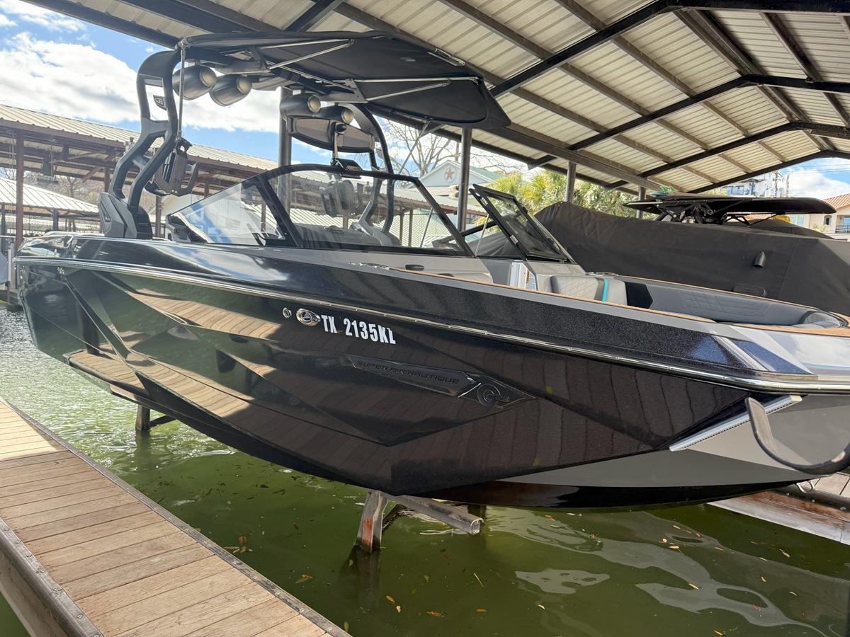 2021 G23 NAUTIQUE with thrusters