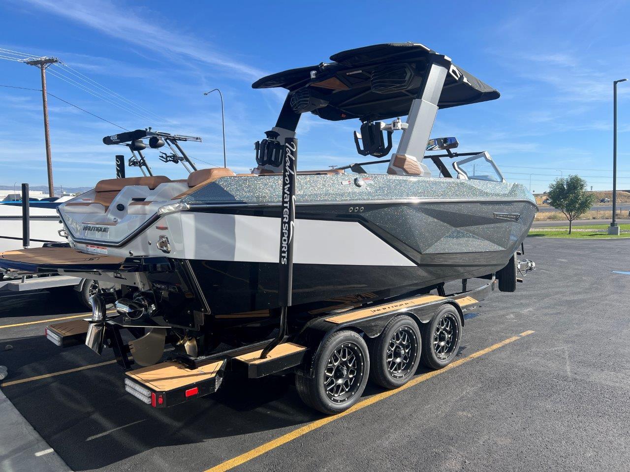 2025 Nautique G23