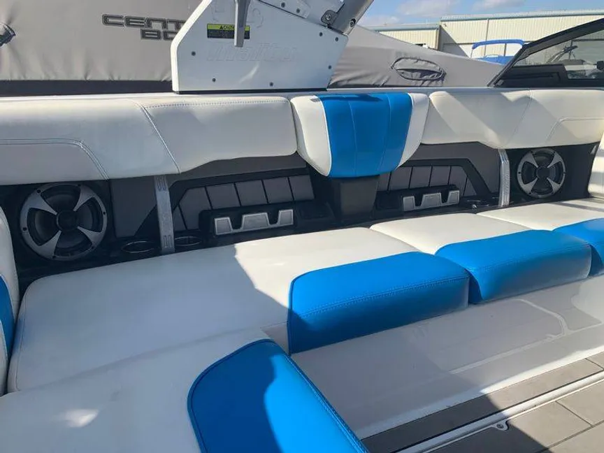 2020 Malibu 23 MXZ