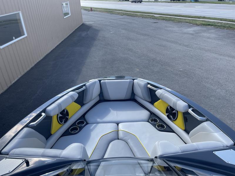 2017 malibu boats 21-VLX