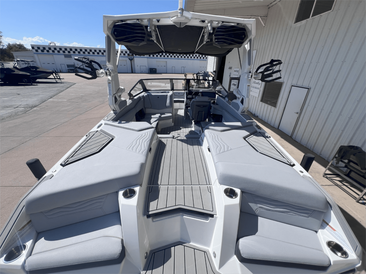 2025 Nautique G21