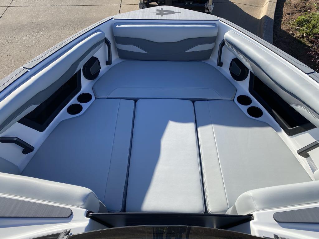 2025 Axis T220