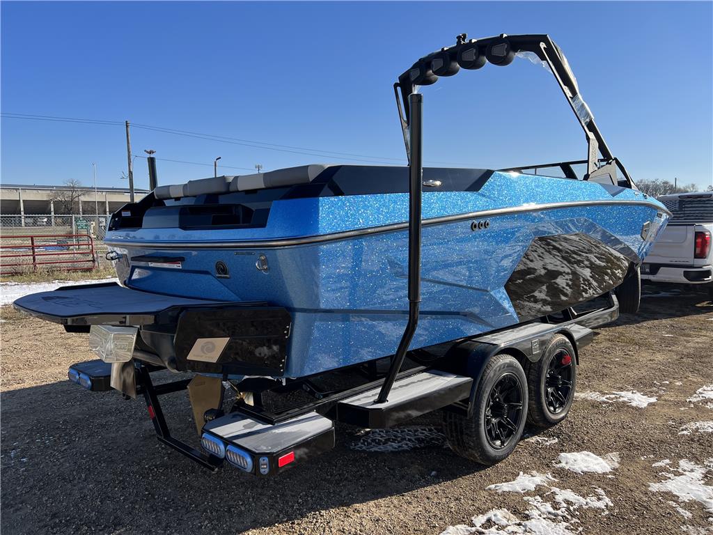 NEW 2024 AXIS A245 wake boat with M6DI motor &amp; TRL