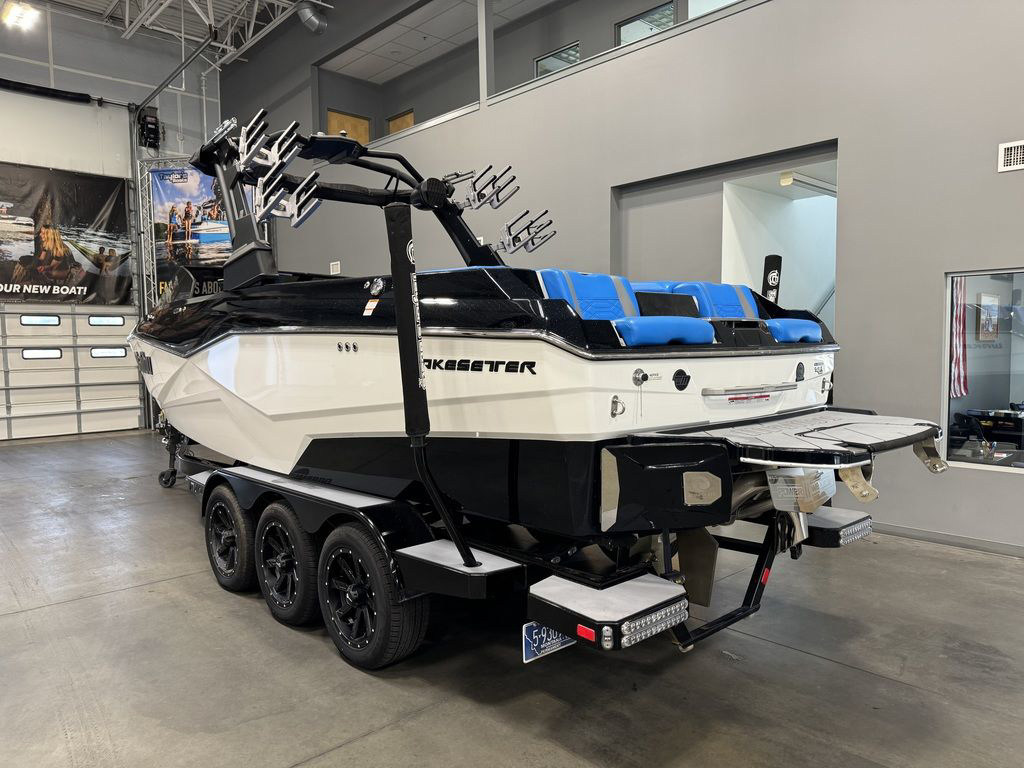 2022 Malibu 25 LSV