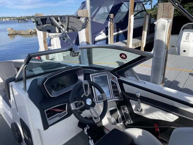 2019 MasterCraft X24