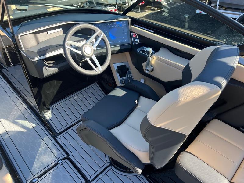 2025 MasterCraft XT22