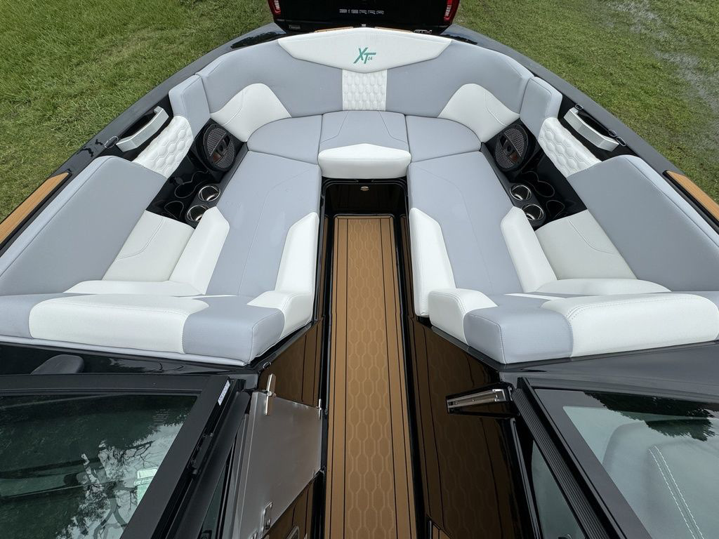 2024 MasterCraft XT24