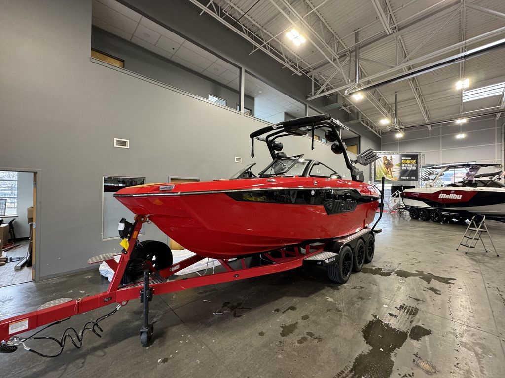 2024 malibu boats M220