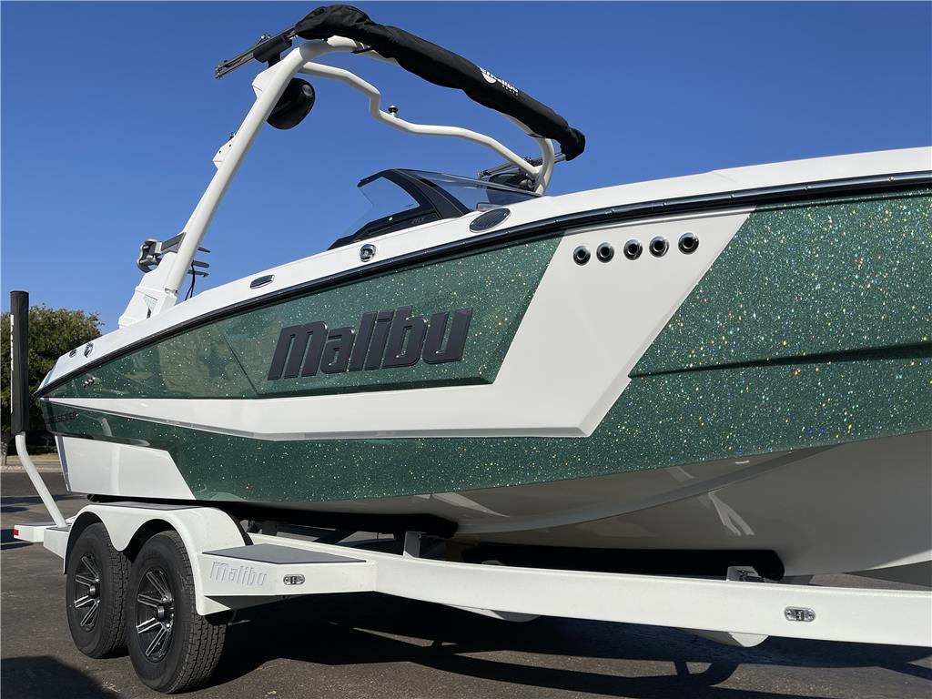2024 Malibu Boats Wakesetter 21 LX