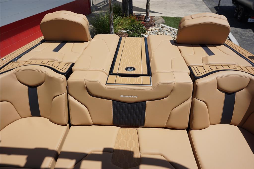 2024 MasterCraft XT22