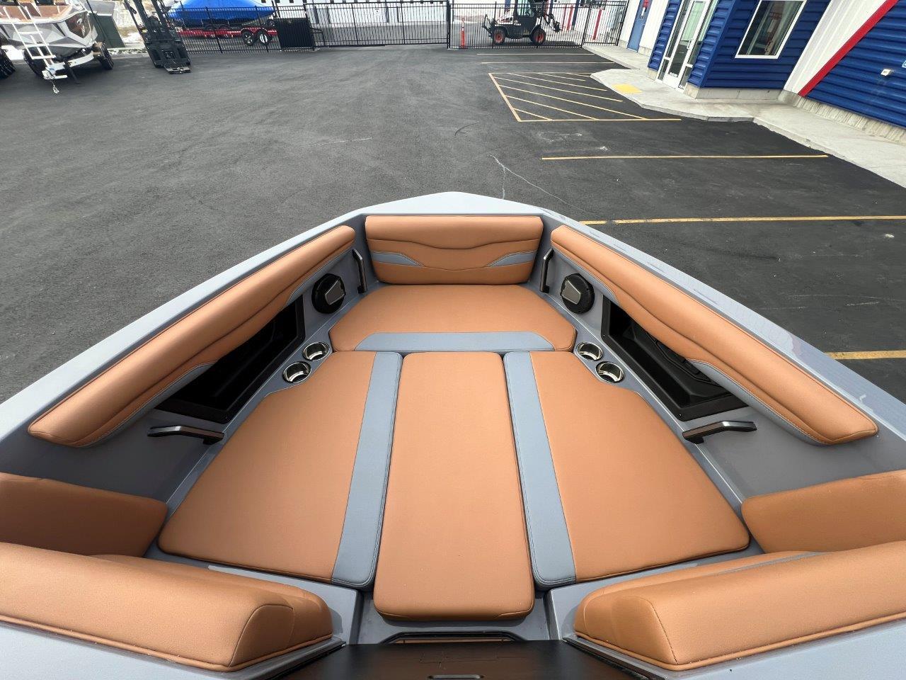 2025 Axis T250