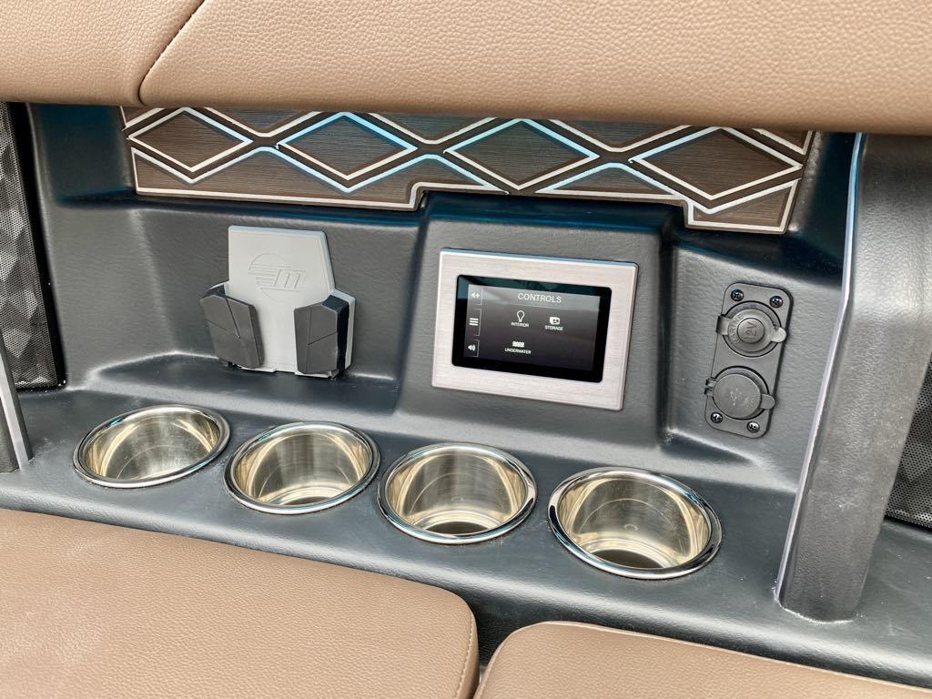 2025 Malibu M230