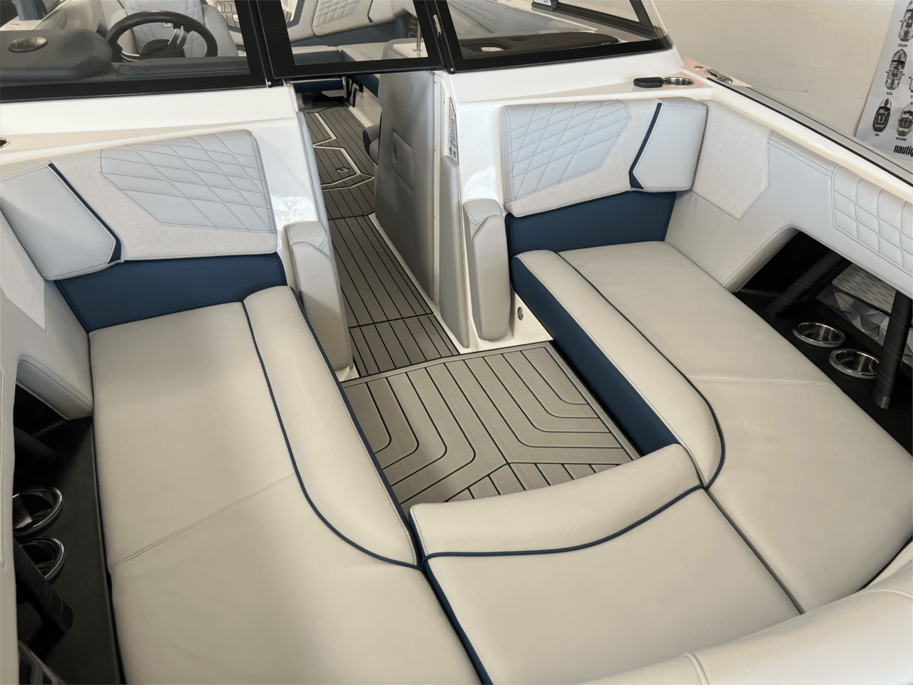 2024 Nautique G25