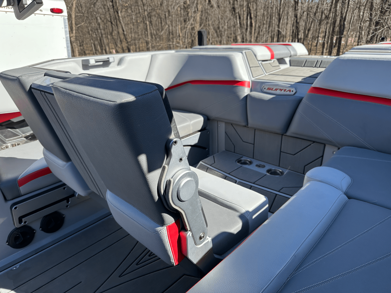 Supra Wakesurf Boat SL400 w/ Dual Stern Thrusters