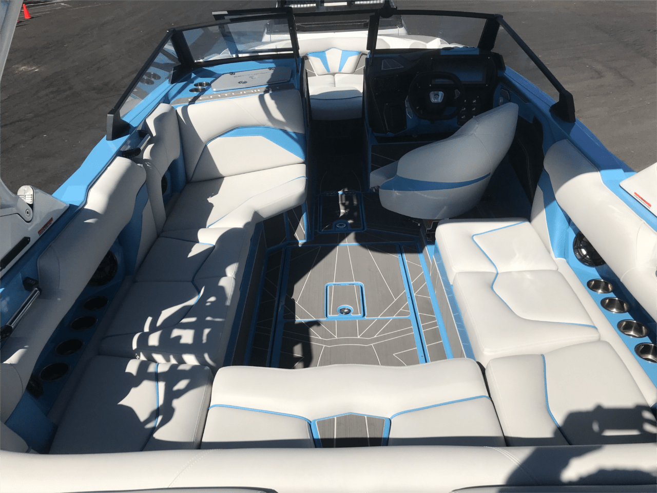 2024 CENTURION FE22 DEMO BOAT