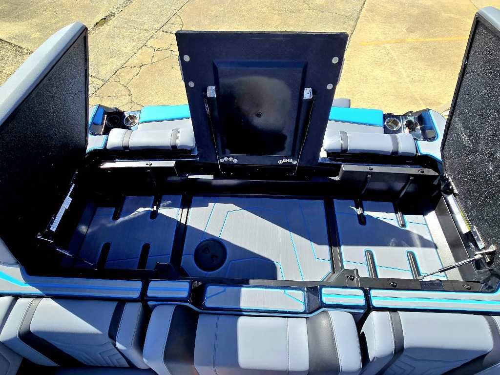 2025 Malibu Boats Wakesetter 25 LSV