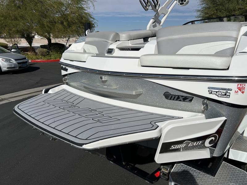 2017 Malibu 24 MXZ