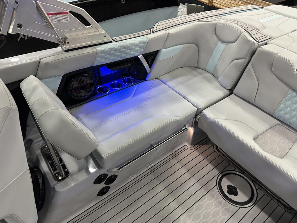 2025 MasterCraft XT22
