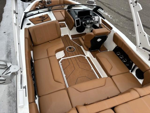2022 Malibu 21 LX