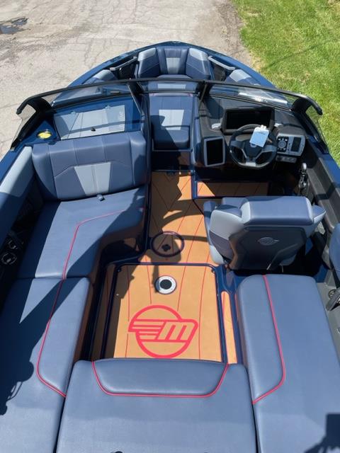 2023 Malibu Boats 20 VTX