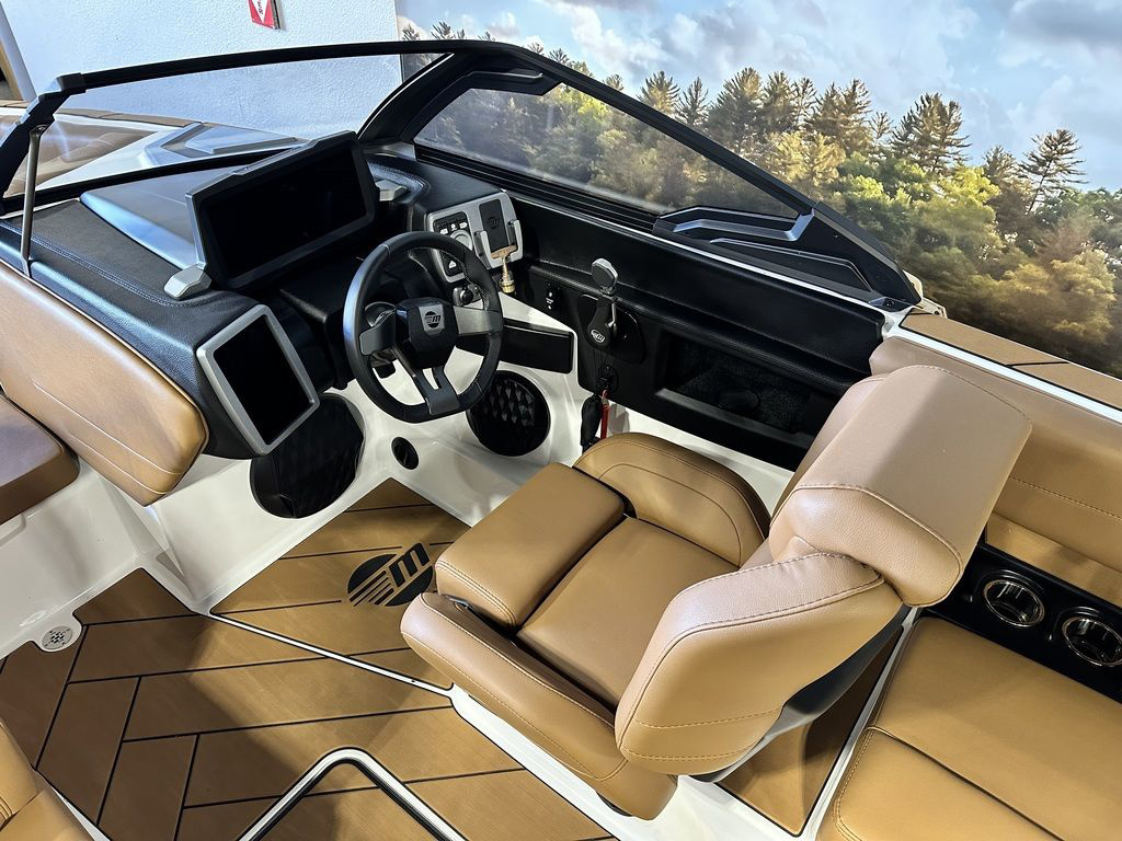 2024 Malibu 22 LSV