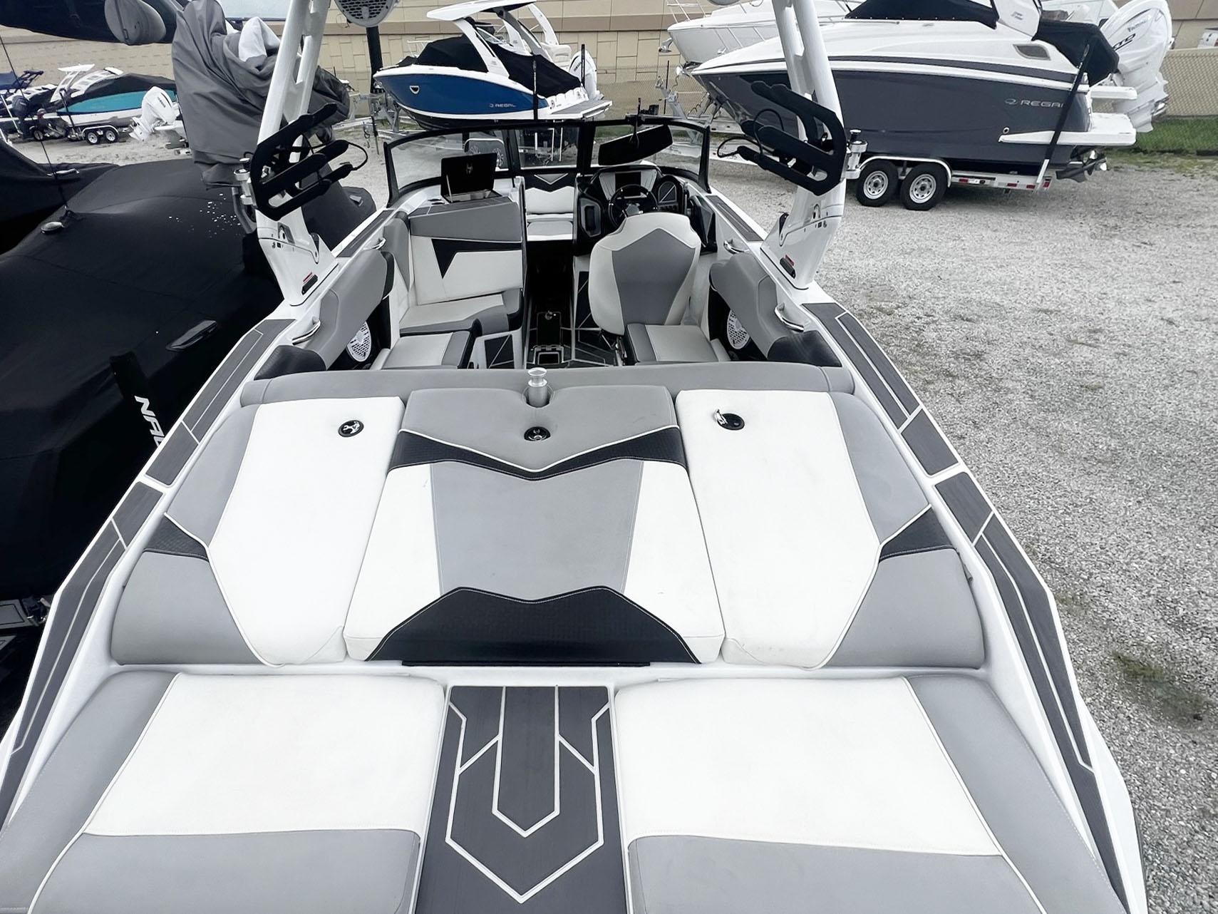 2023 Supreme S220