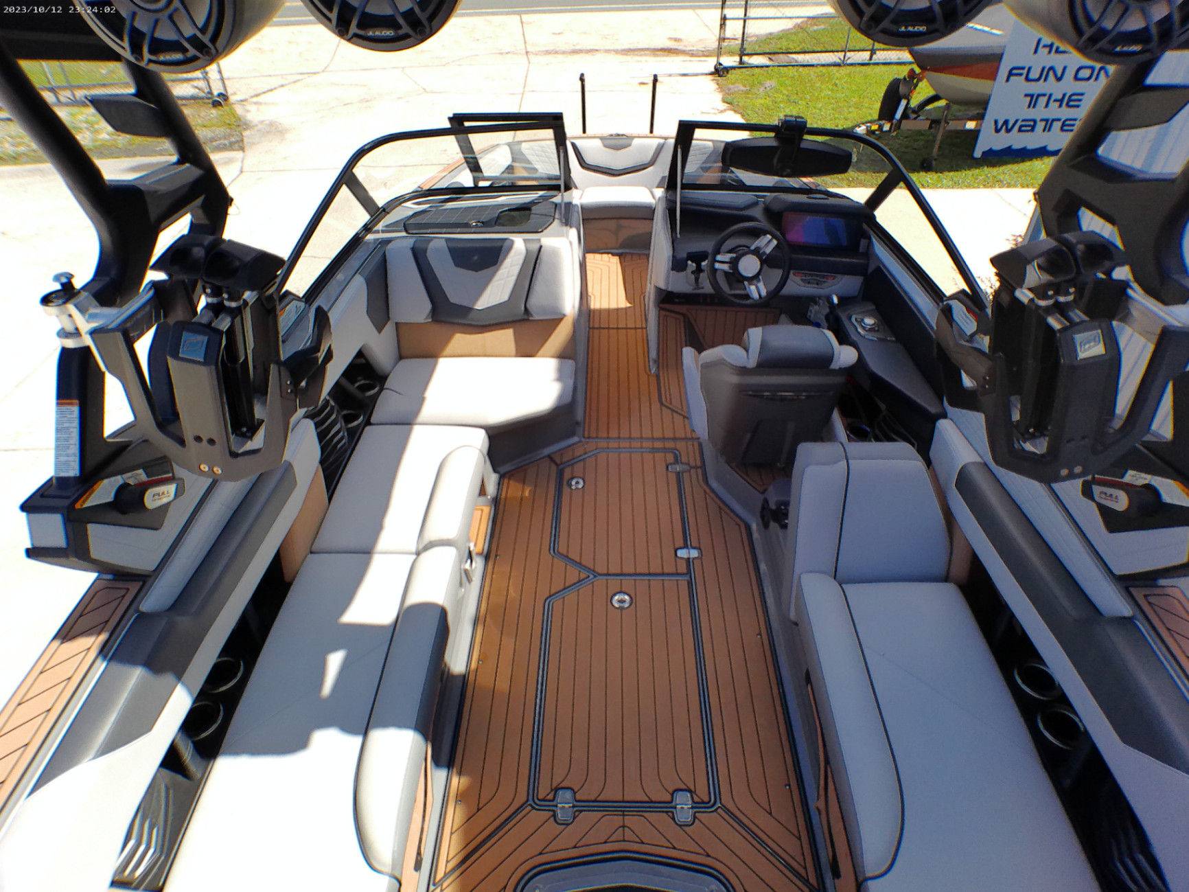 2021 Nautique G23