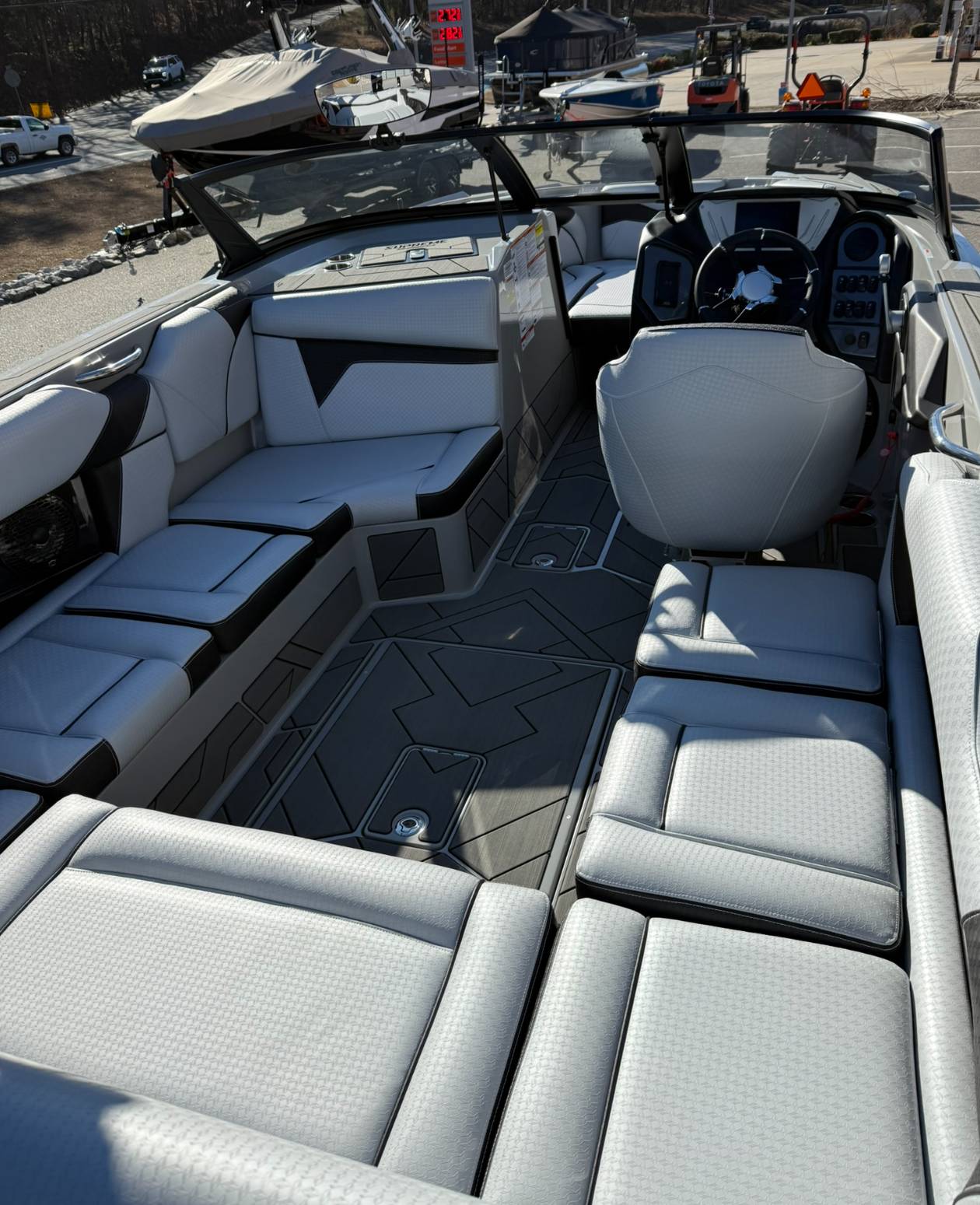 2025 Supreme S220