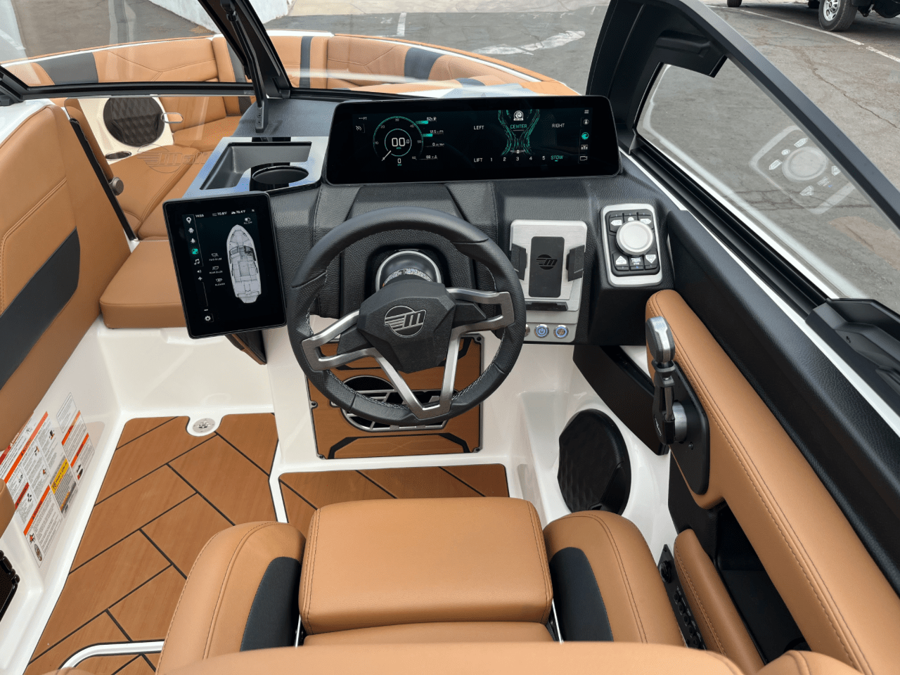 2025 Malibu 23 LSV