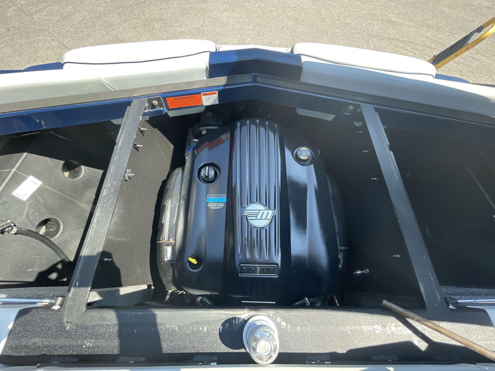 2021 Malibu 22 LSV
