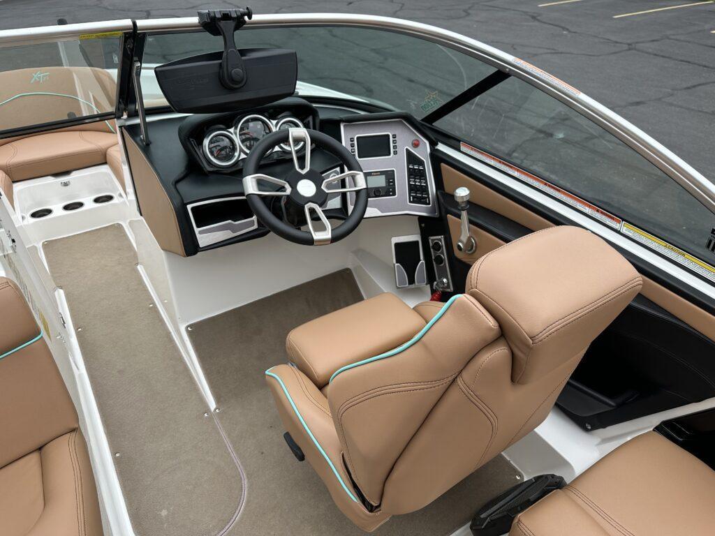 2019 MasterCraft XT21