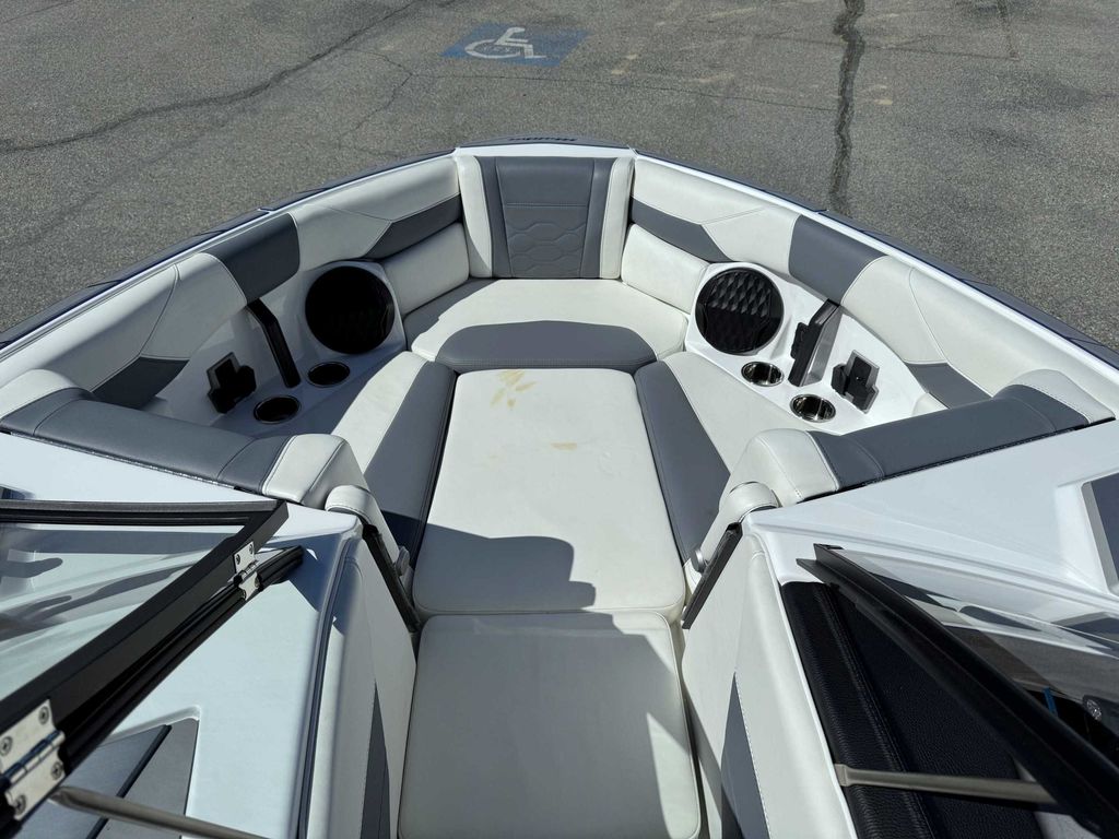 2024 Malibu Boats Wakesetter 23 LSV