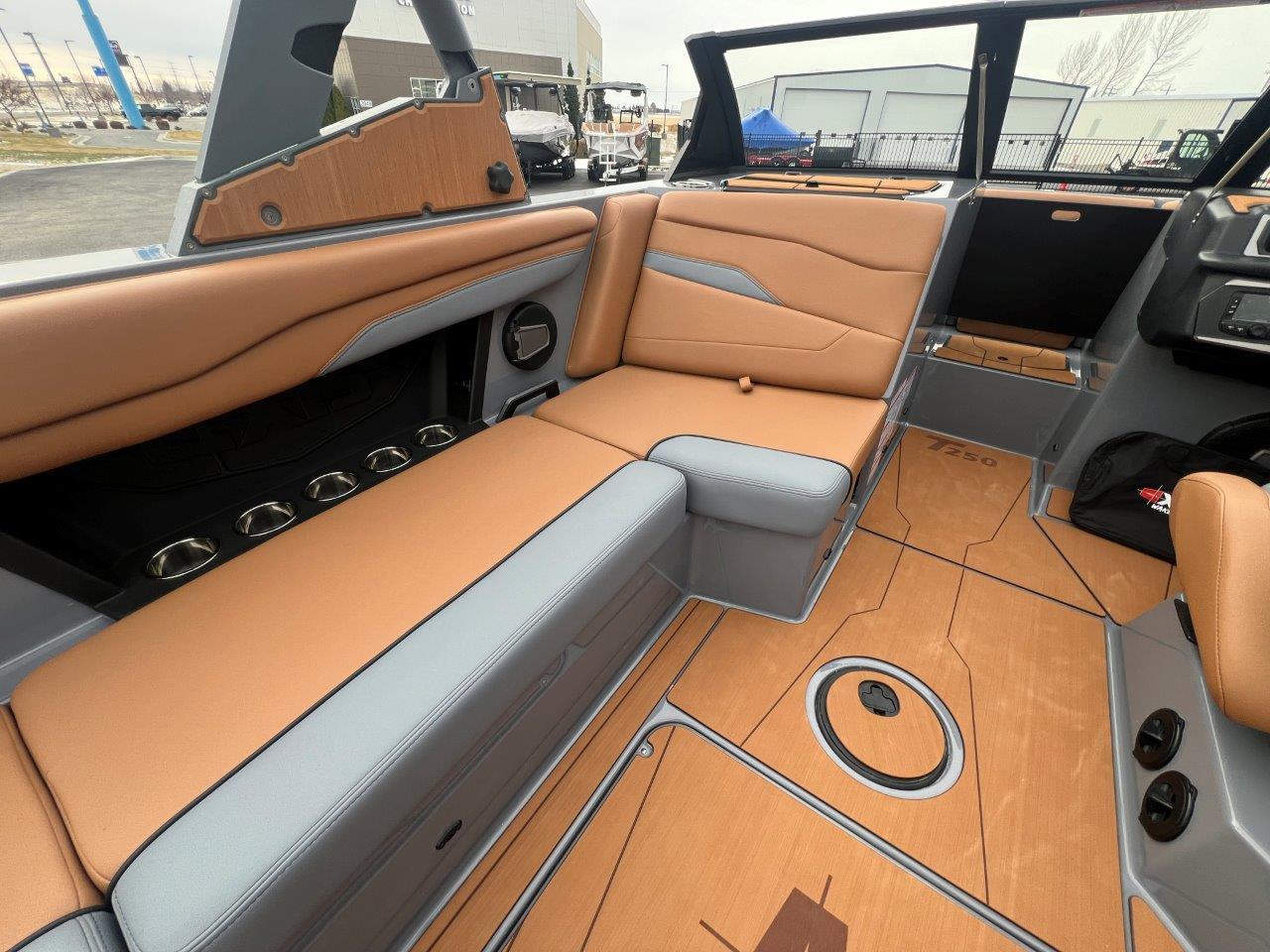 2025 Axis T250
