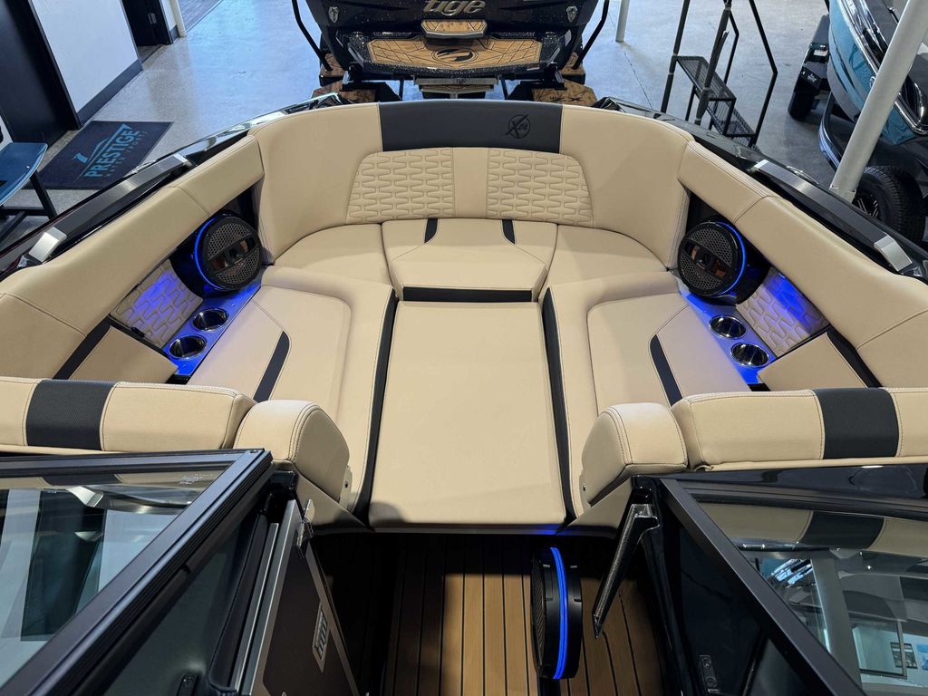 2025 MasterCraft X24