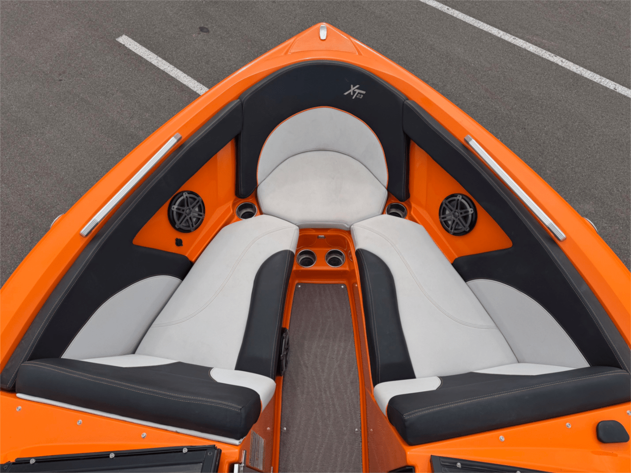 2017 MasterCraft XT23 6.2L GDI Engine!
