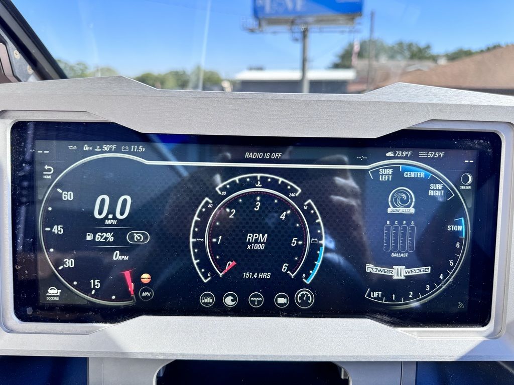 2021 Malibu Boats M220