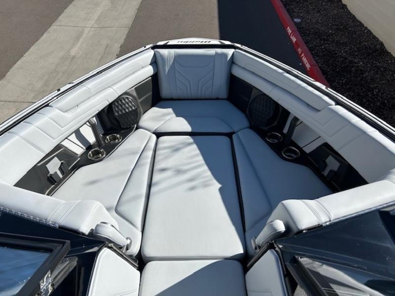 2025 Malibu 25 LSV