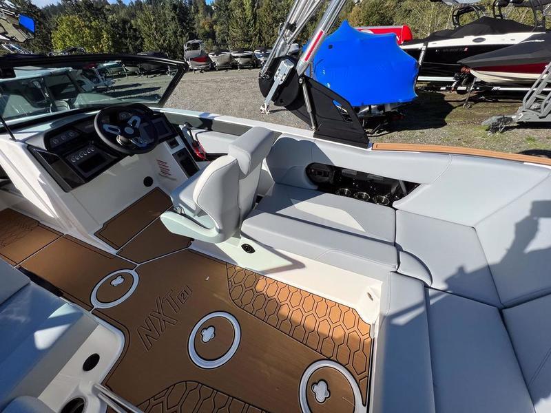 New 2024 MasterCraft NXT21
