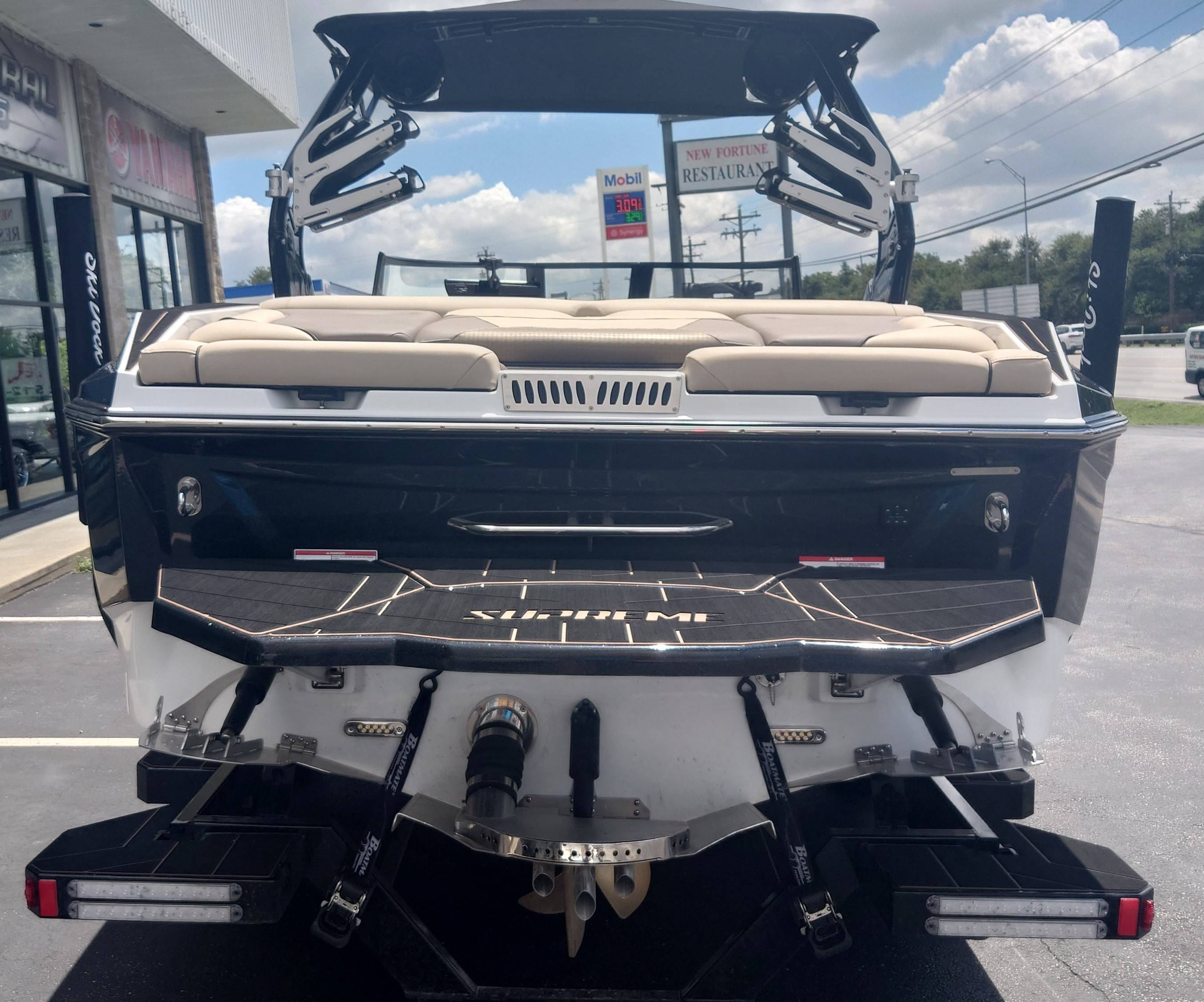 2024 Supreme S220