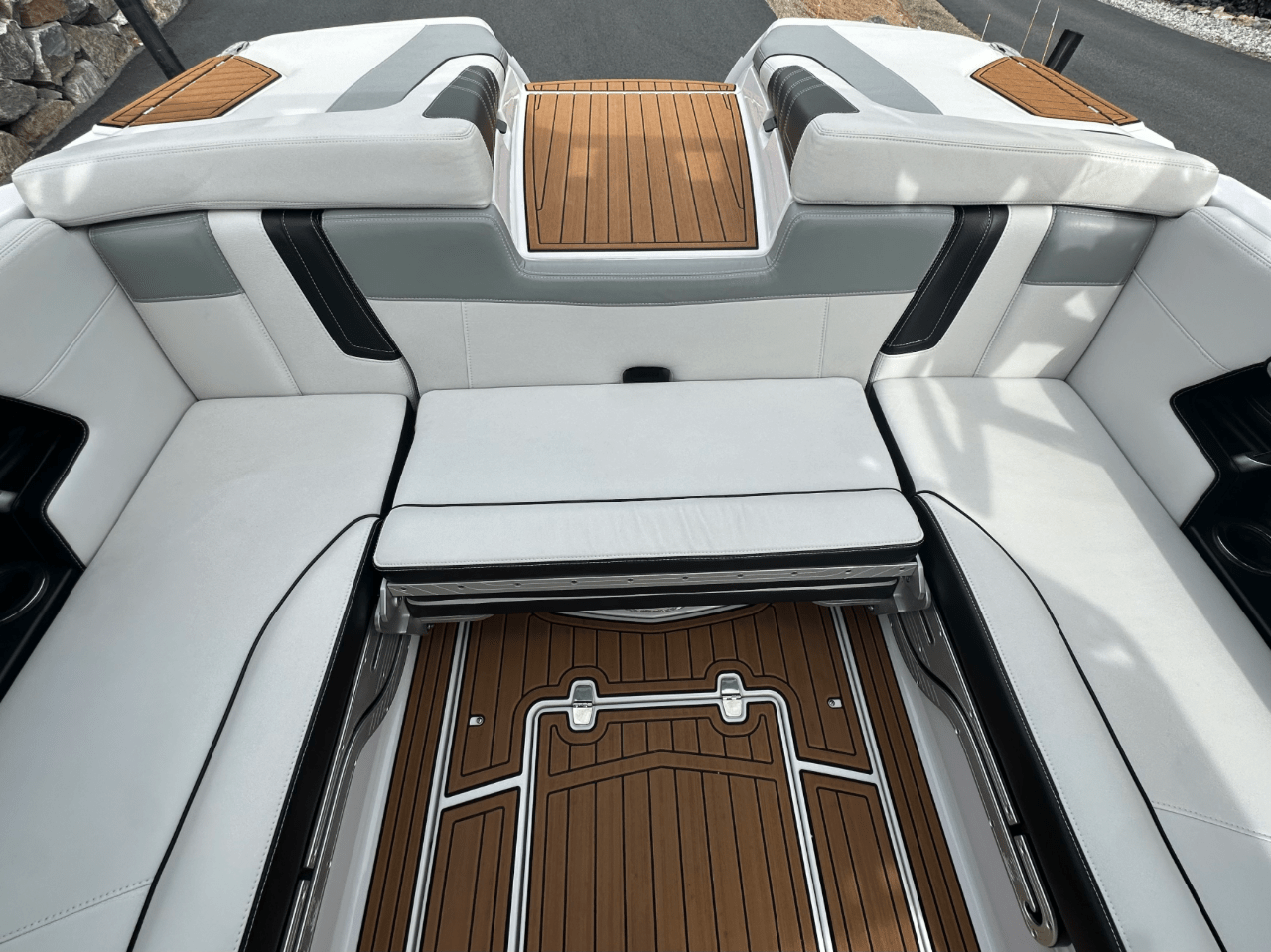 2015 Nautique G23